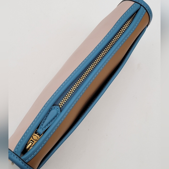 ❤️NEVER USED!!❤️ Coach 1941 Britt Wristlet in Colorblock - Picture 9 of 11